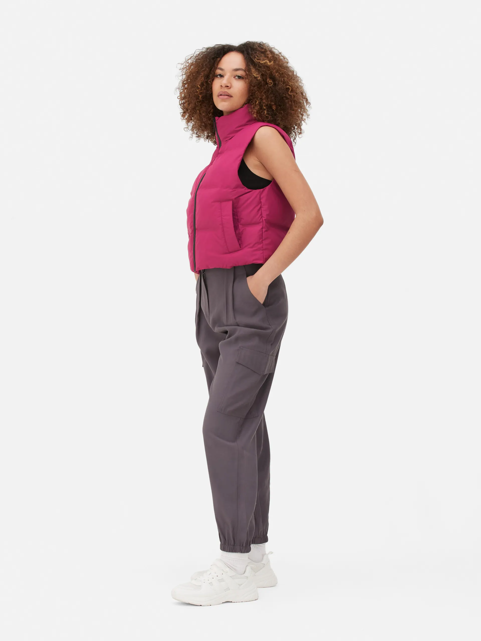 Prošívaná vesta s vysokým límcem