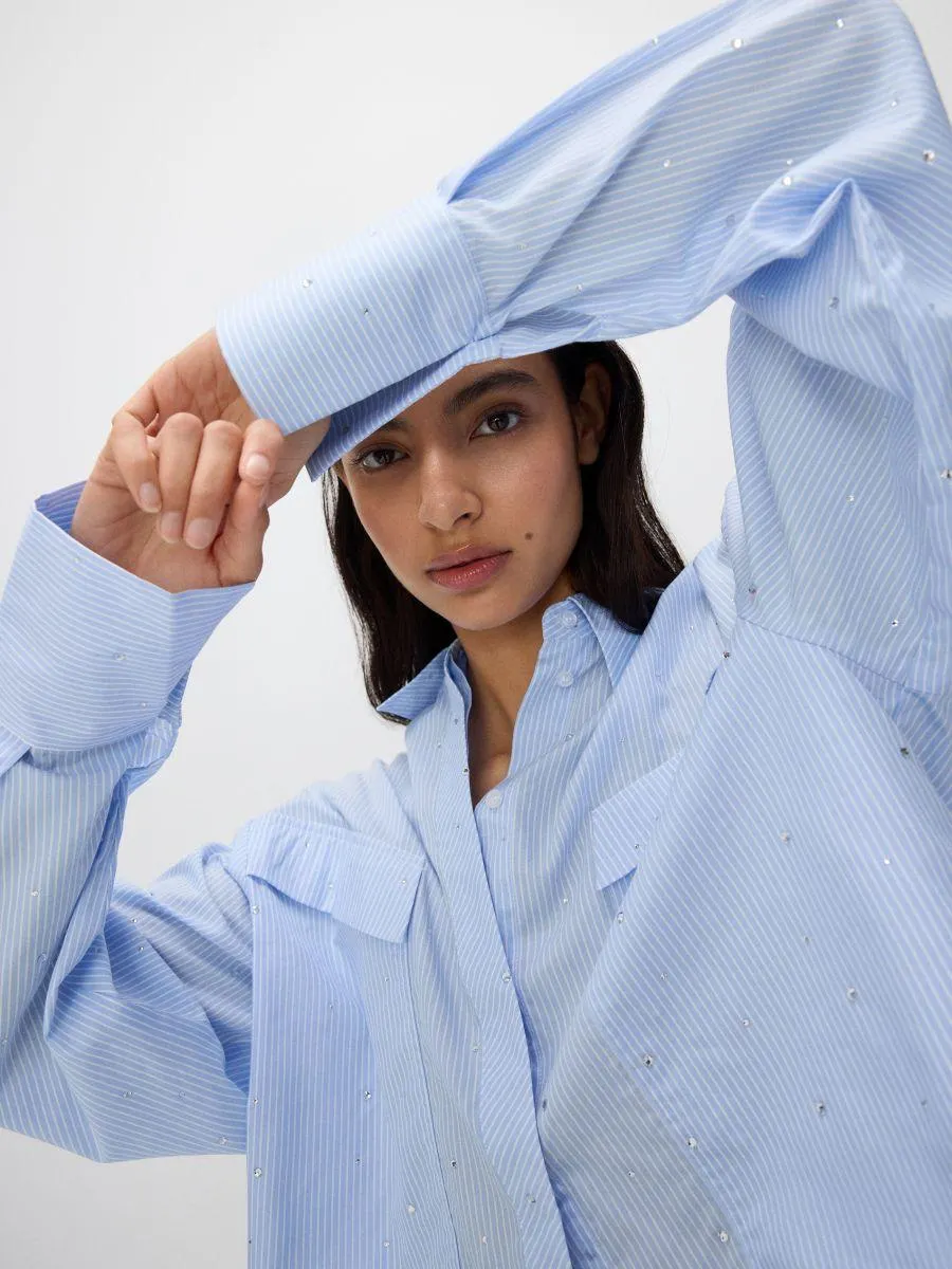 Krátká košile s ozdobami ze třpytek