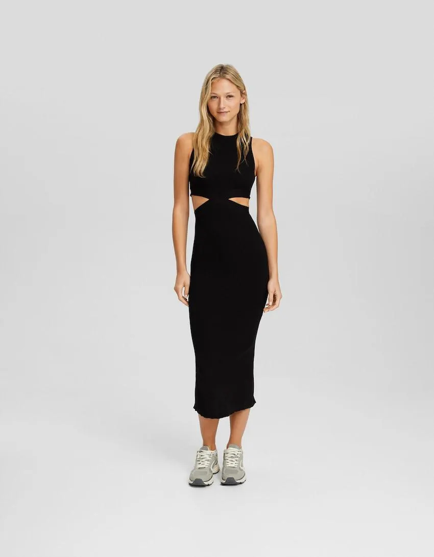 Úpletové midi šaty s průstřihy