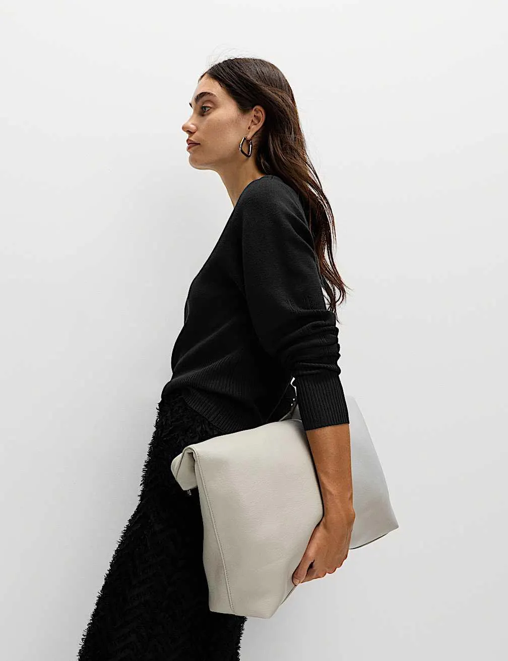 Pletený top se zvýrazněným pasem a výstřihem ke krku