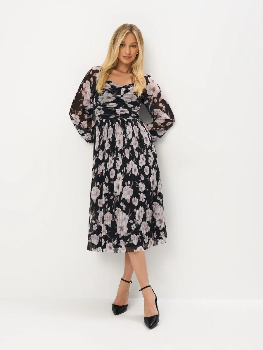 Midi šaty s nabíranými rukávy