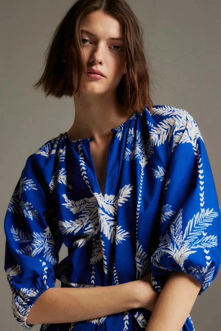 Šaty s vázacím páskem