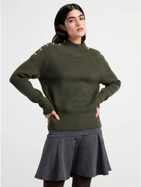 Svetr s ozdobnými knoflíčky