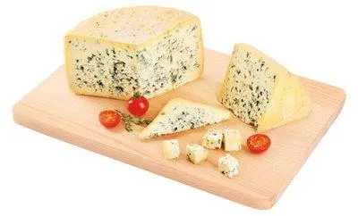 Billa Císařská niva plísňový sýr 45 %