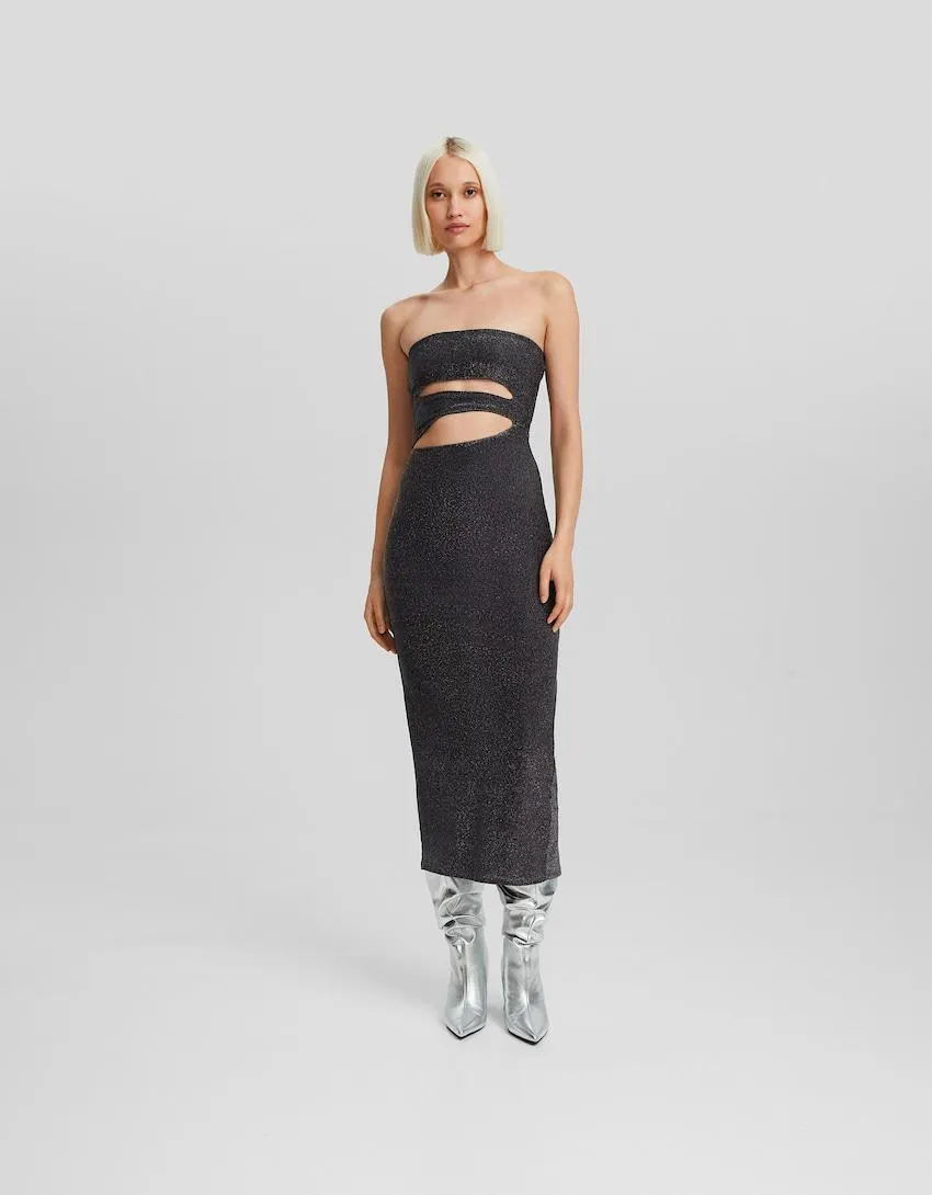 Třpytivé midi šaty bez ramínek s průstřihy