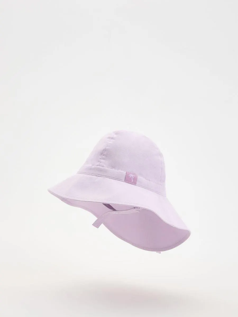 Čepice se zapínáním