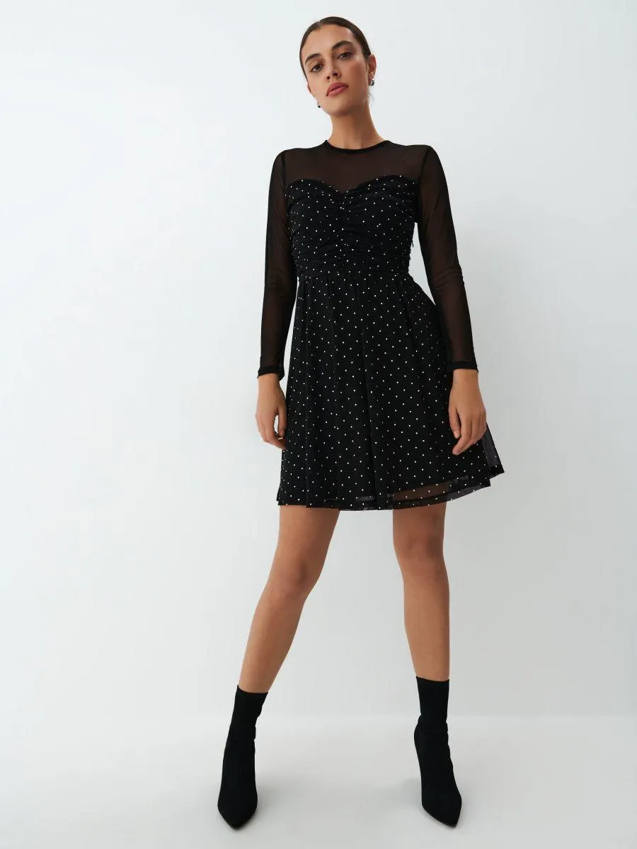 Šaty se siluetou písmene A