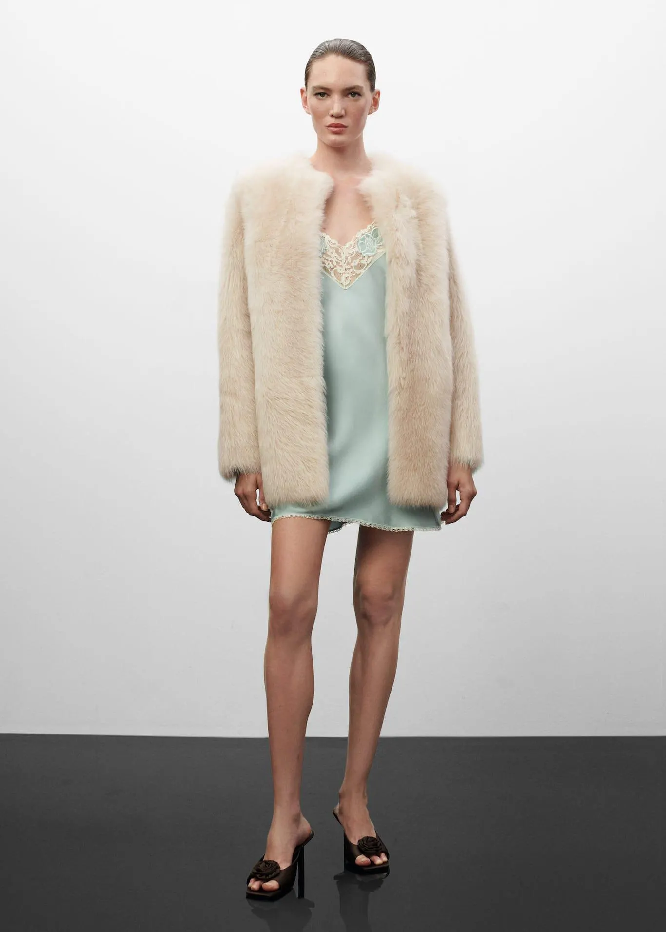 Sobretudo de pelo com interior de pele