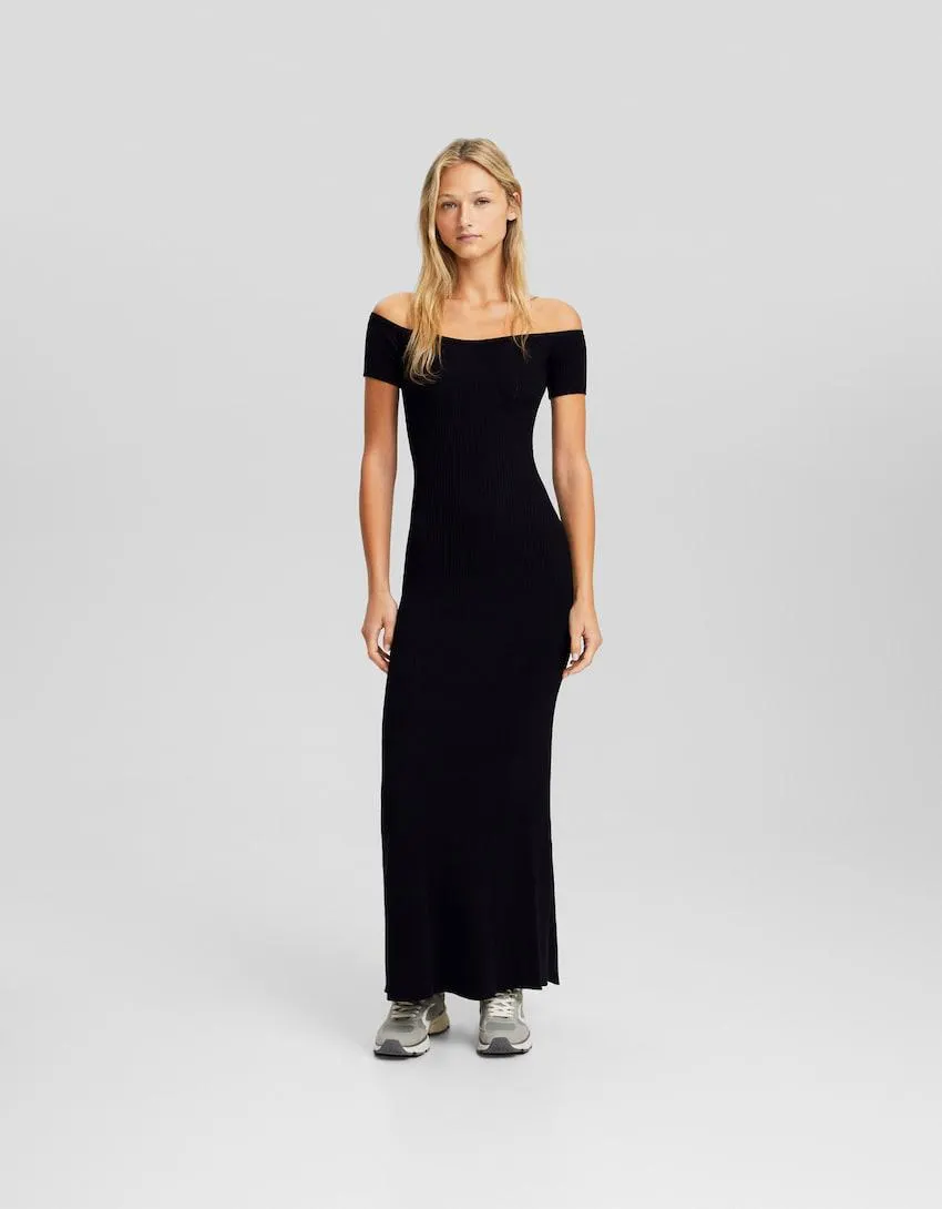 Dlouhé úpletové šaty s krátkými rukávy