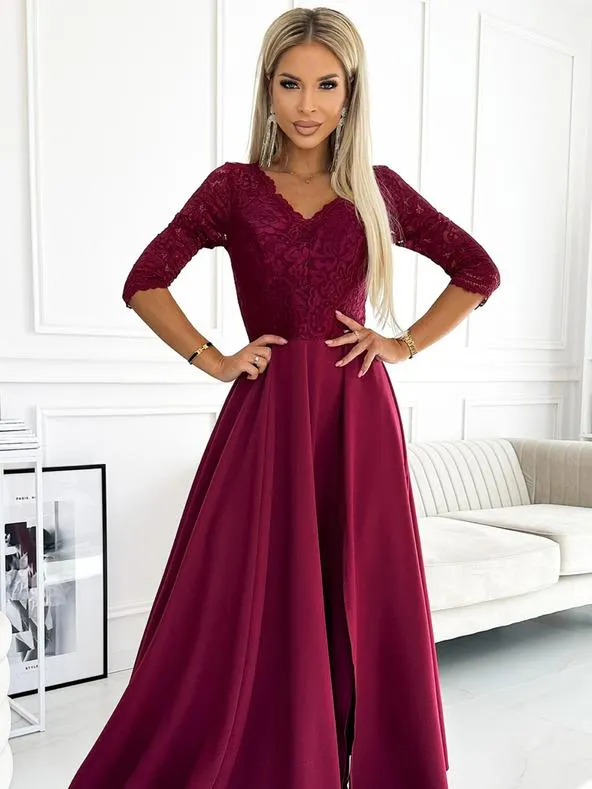 Elegantní dlouhé maxi šaty s krajkovým výstřihem - vínové Numoco AMBER