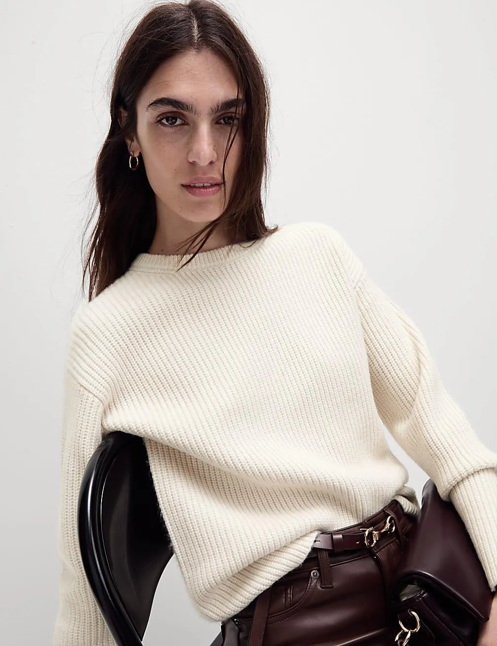 Texturovaný svetr z měkoučké příze s kulatým výstřihem