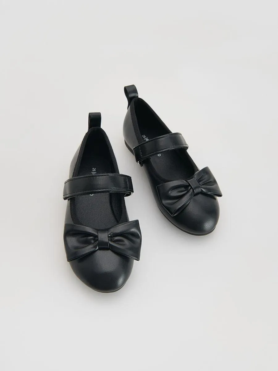 Baleríny s ozdobnou mašlí