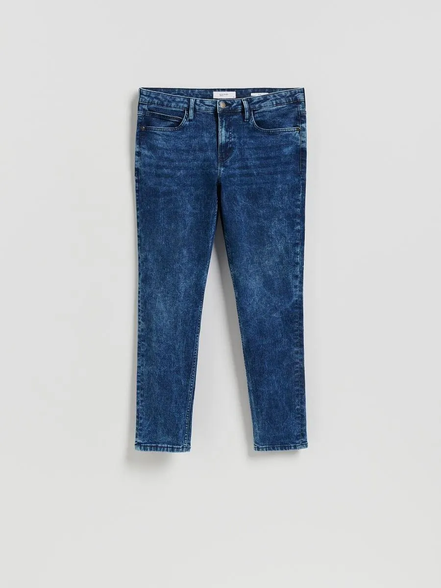 Džíny slim se sepraným efektem