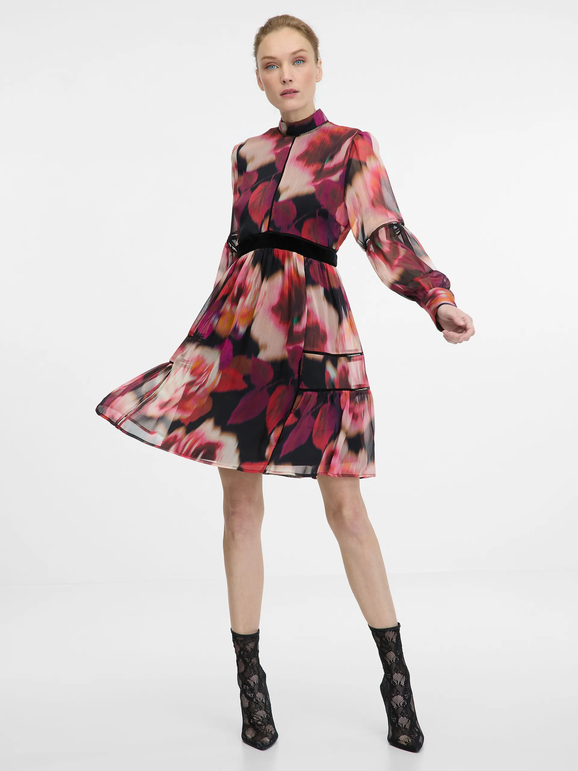 Červené vzorované dámské šaty ke kolenům ORSAY