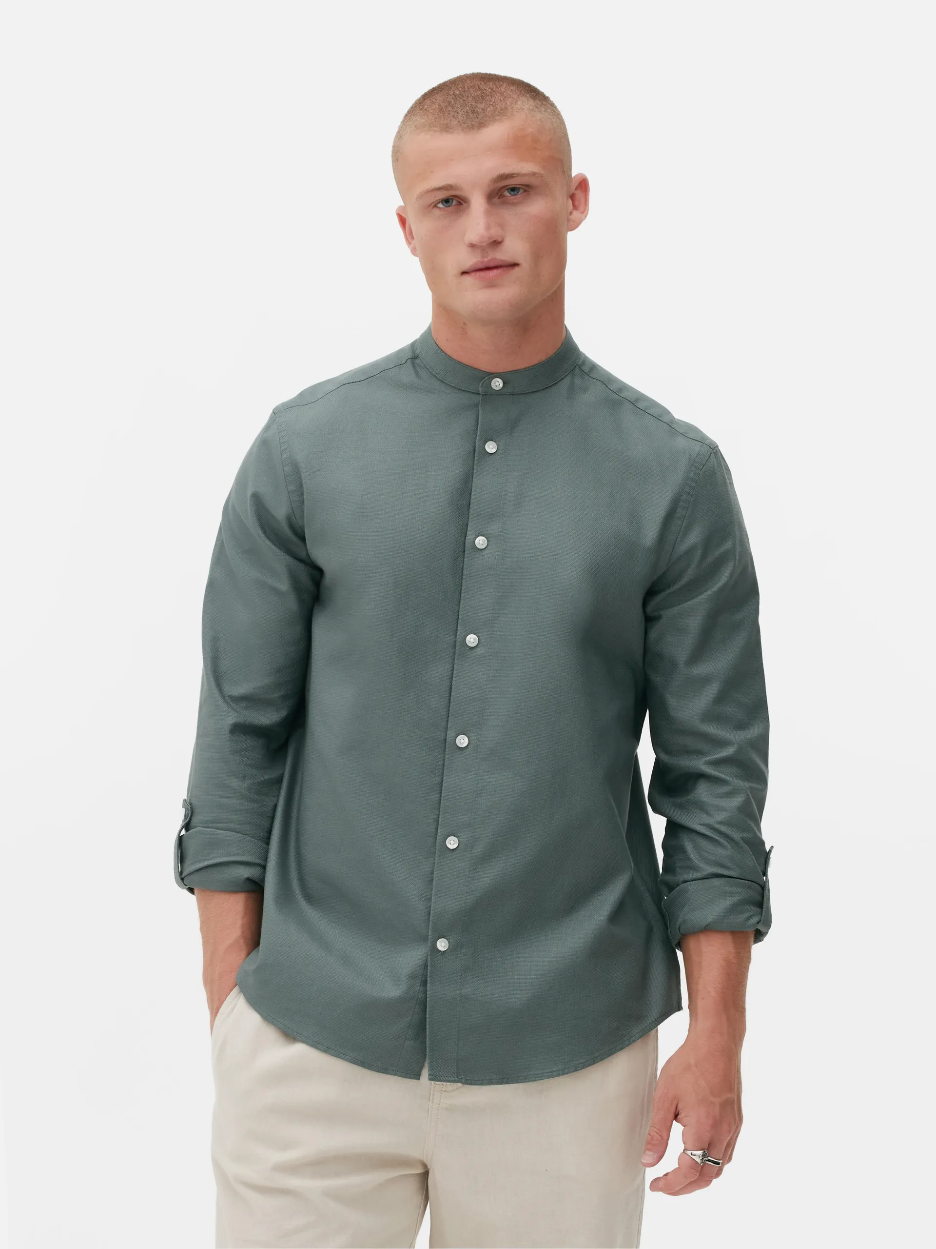 Chemise boutonnée à manches retroussées