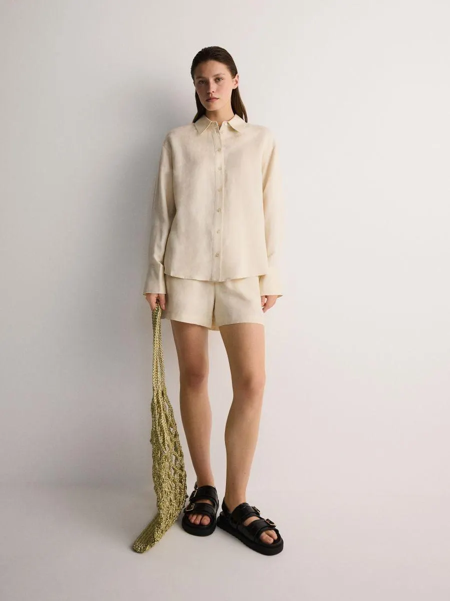 Kraťasy s příměsí lnu