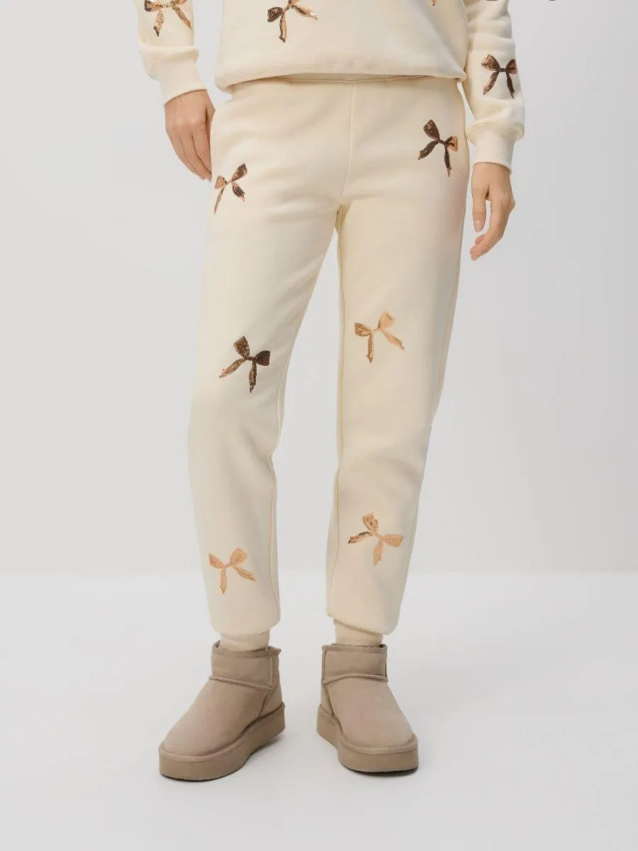 Teplákové kalhoty se zdobením