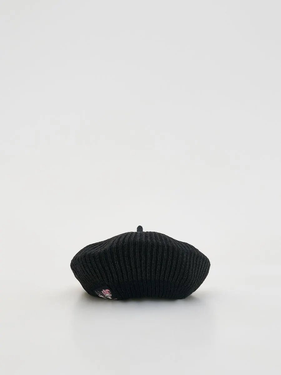 Pletený baret Kuromi