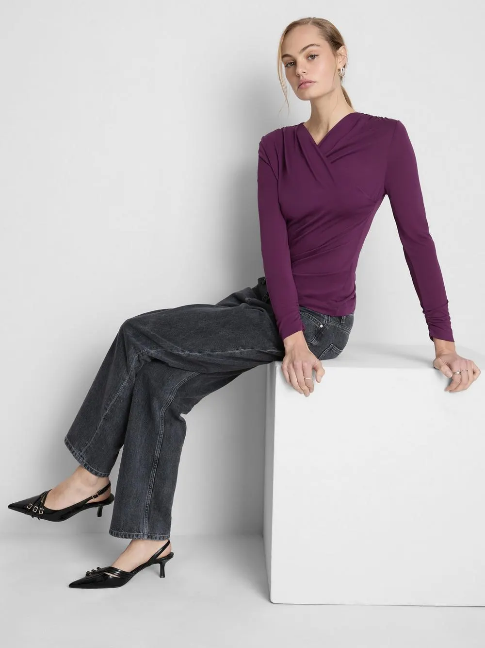 Splývavý top s dlouhým rukávem The Edit