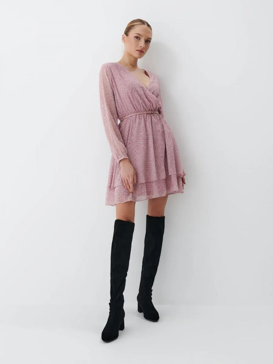 Šaty s obálkovým výstřihem