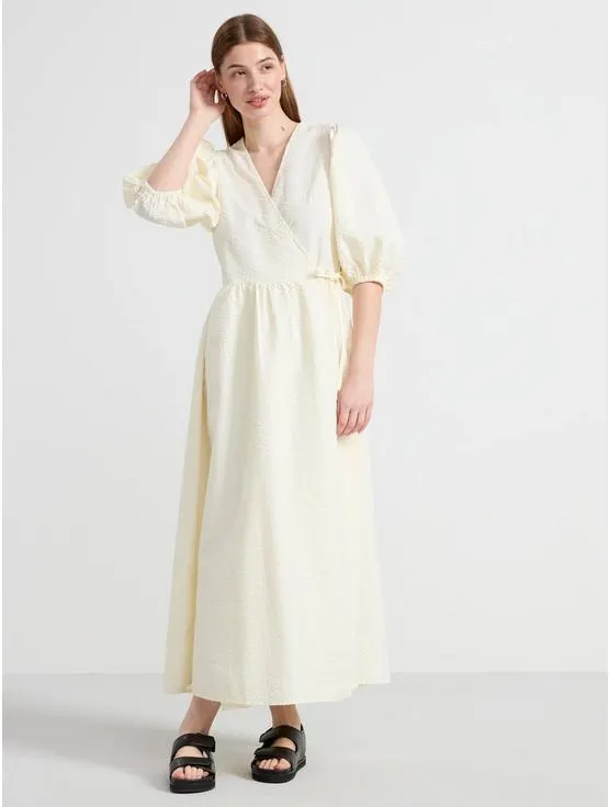 Šaty s nabíranými rukávy