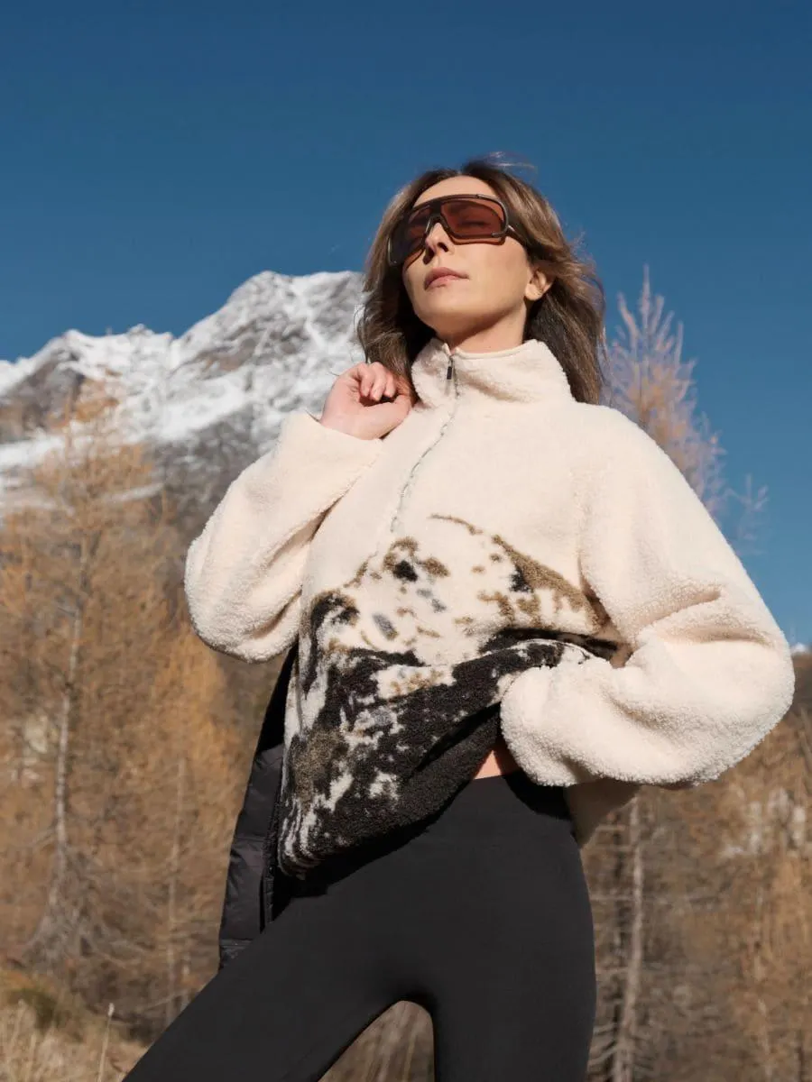 Mikina a umělým beránkem