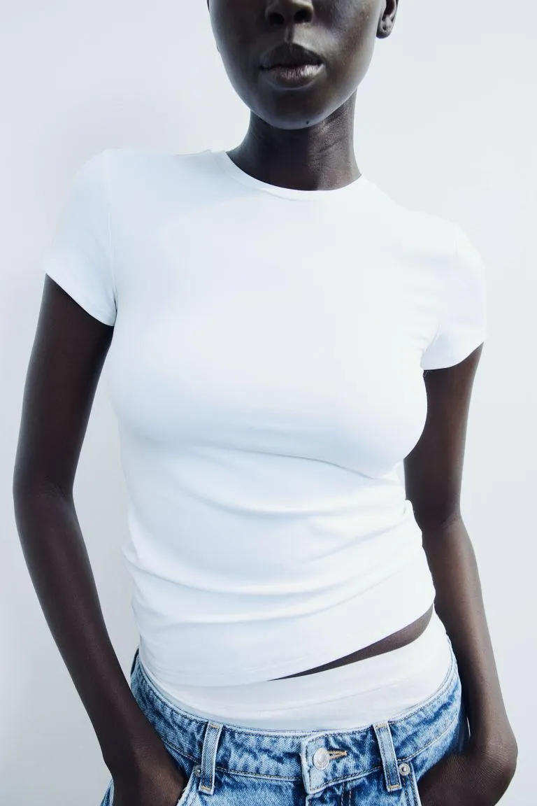 Figurnær T-shirt i micro
