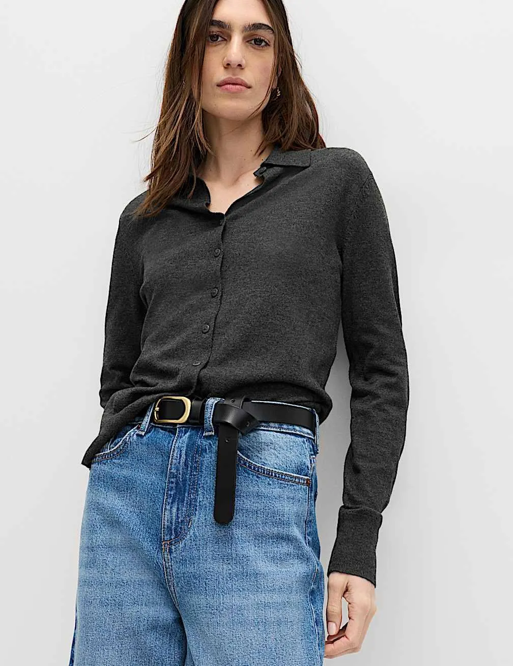 Kardigan úzkého střihu s vlnou a límcem