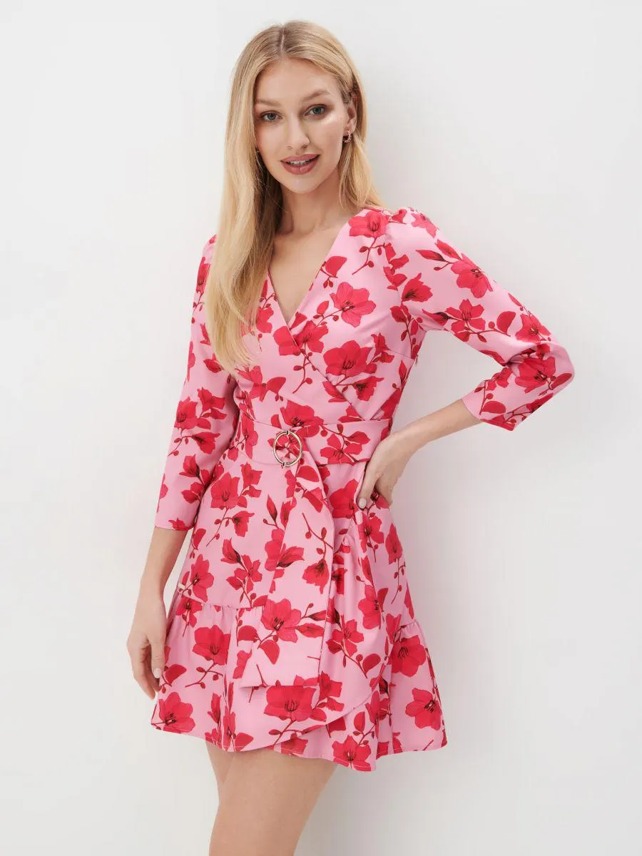 Obálkové mini šaty s květinovým vzorem