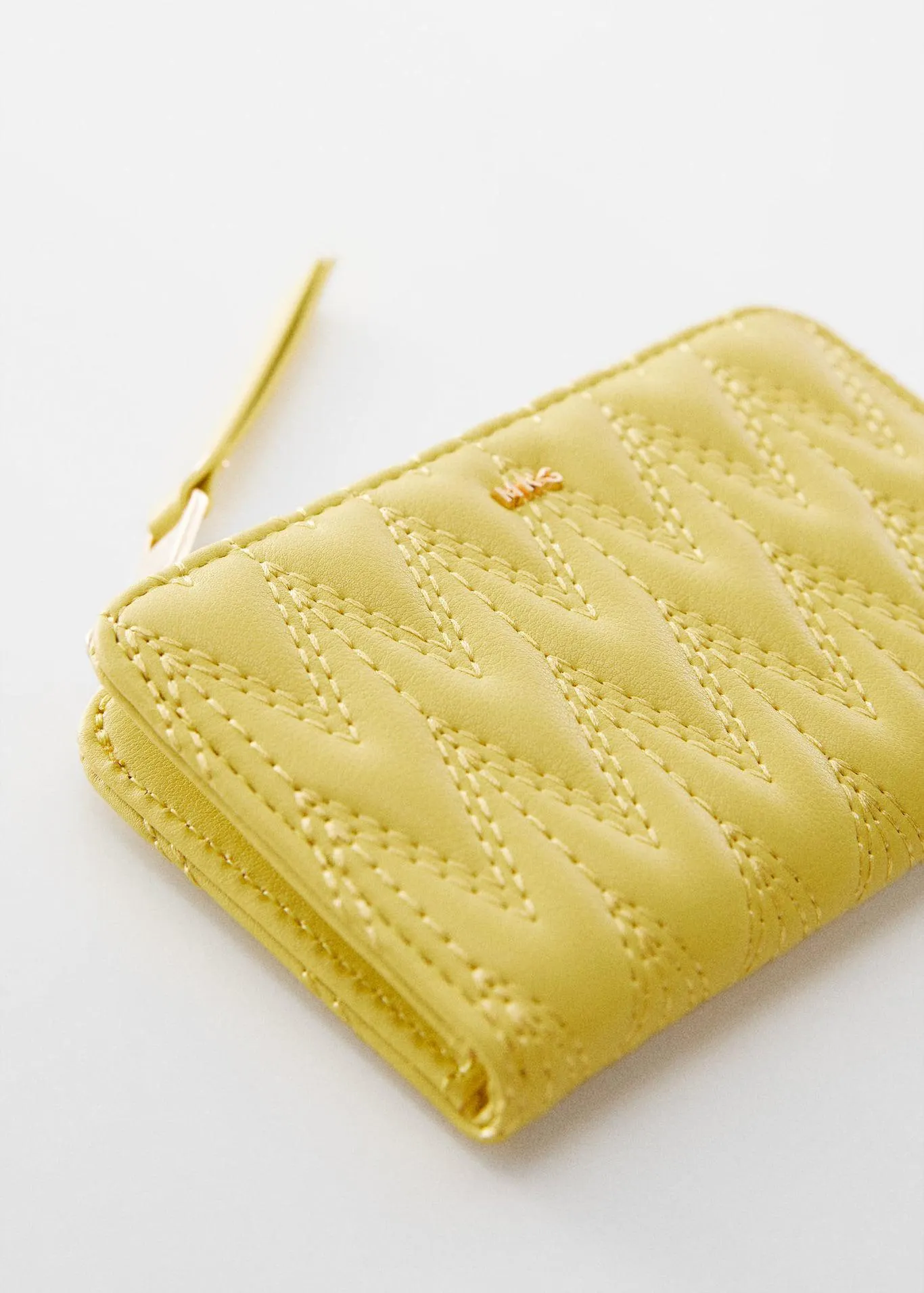 Prošívaná peněženka s logem