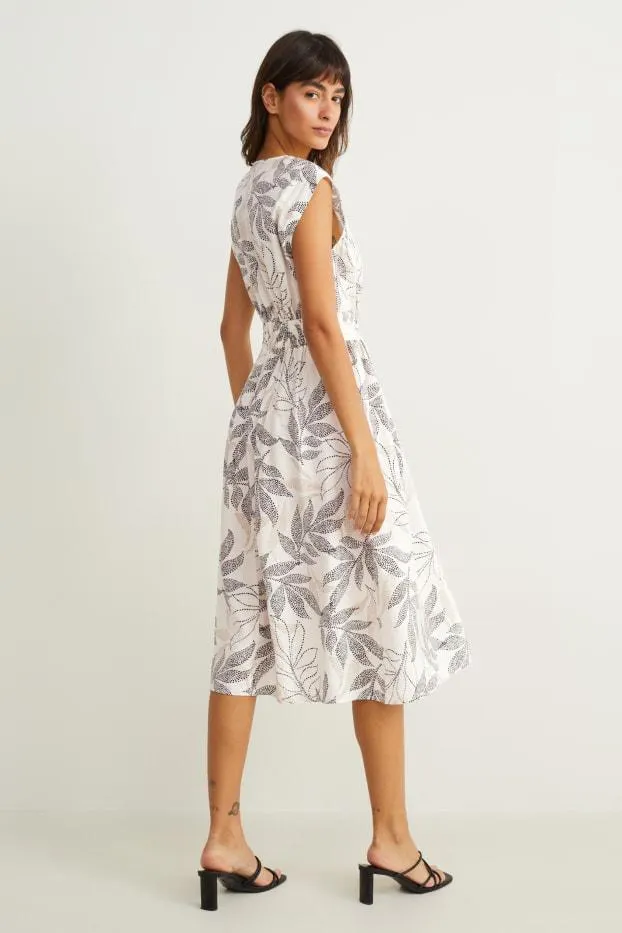 Šaty fit & flare - se vzorem