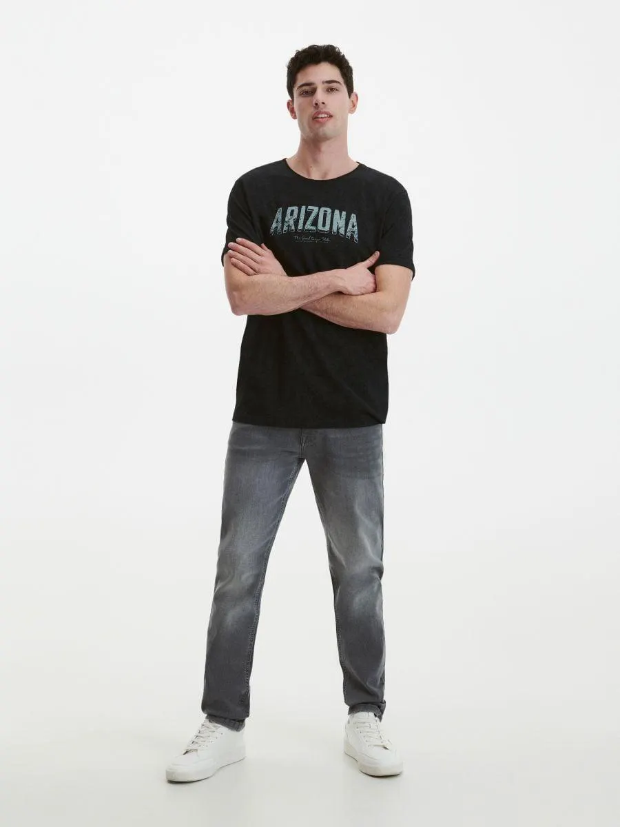 Tričko střihu regular s potiskem