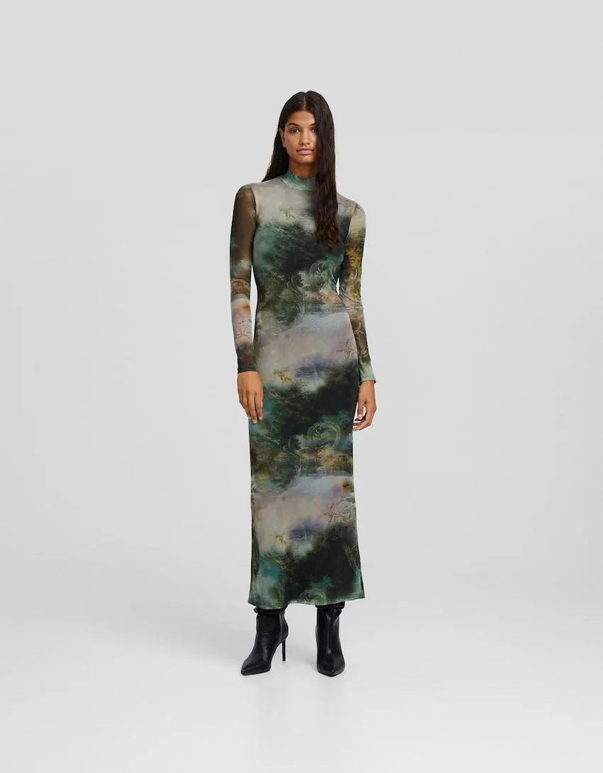 Dlouhé šaty s potiskem a dlouhými rukávy