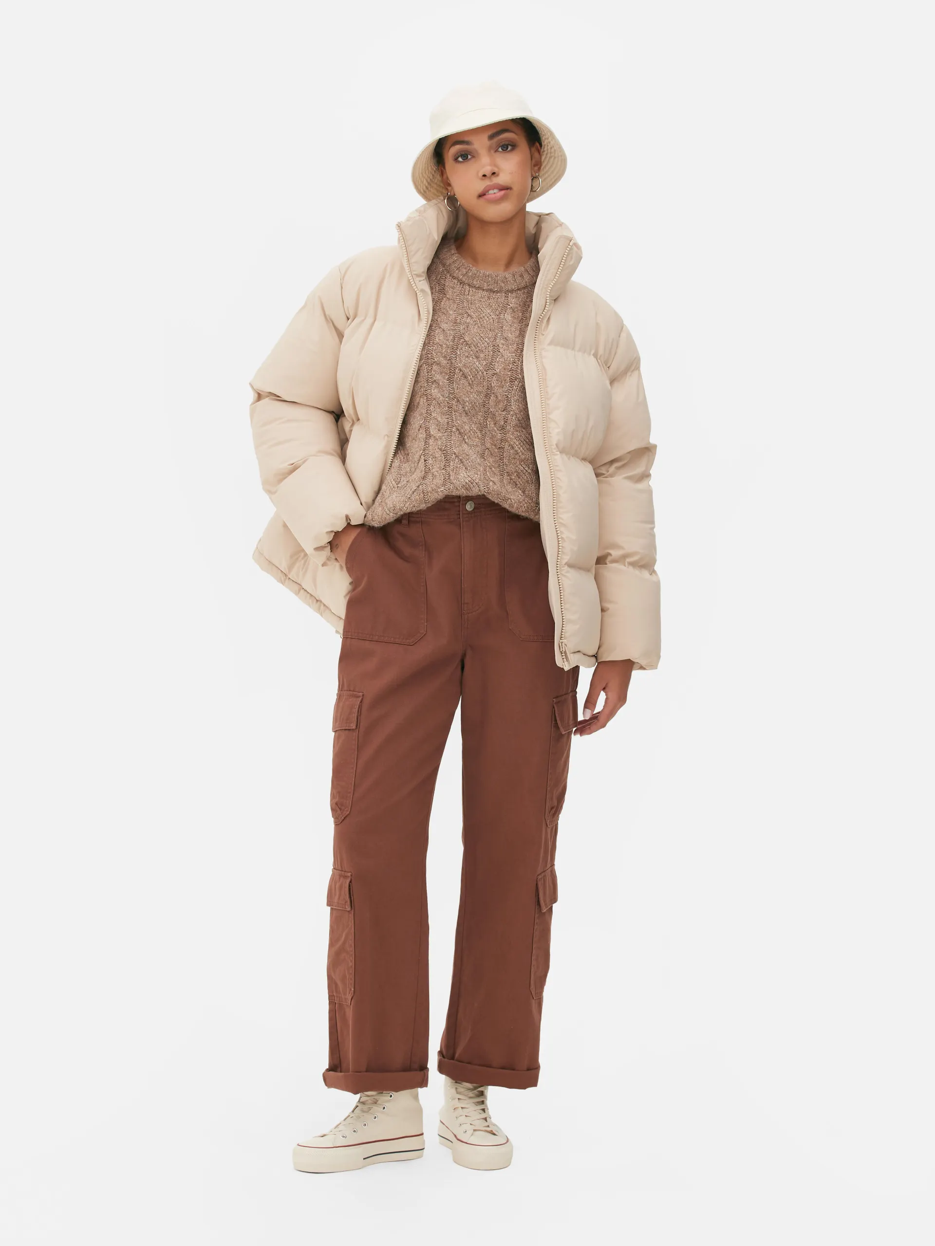 Abrigo acolchado de cuello chimenea