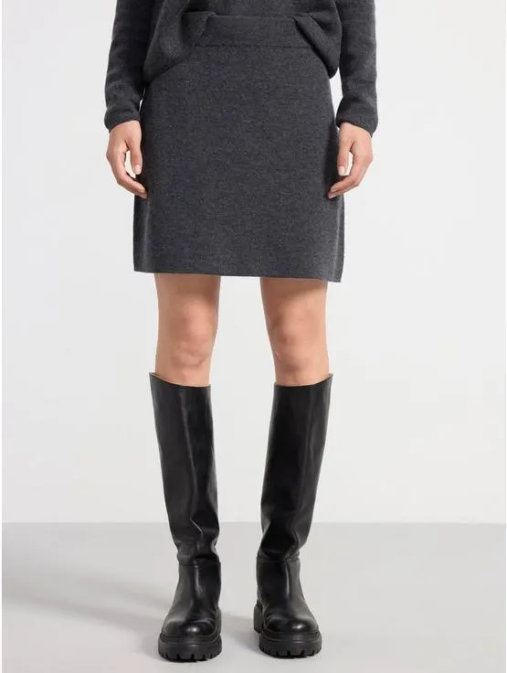 Pletená mini sukně