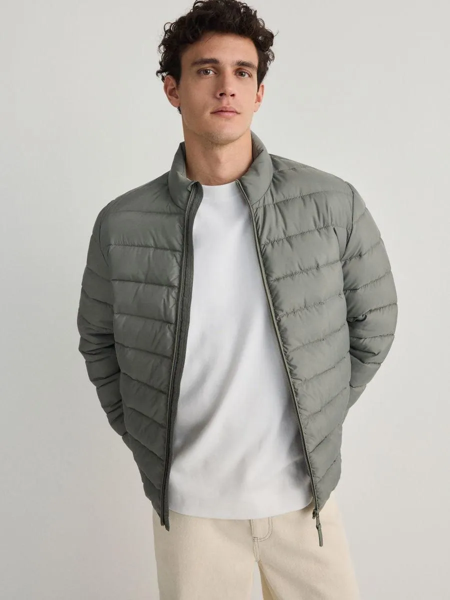 Geacă matlasată cu guler înalt