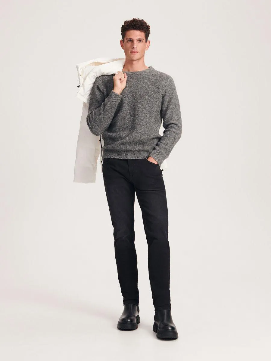 Strukturovaný svetr s vlnou