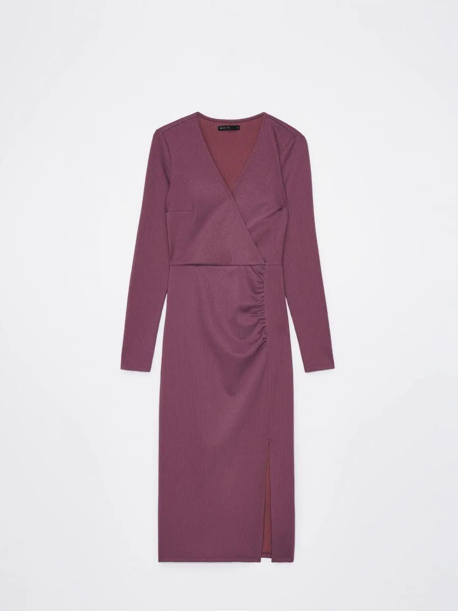 Obálkové midi šaty