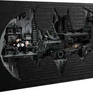Batcave™ – Shadow Box