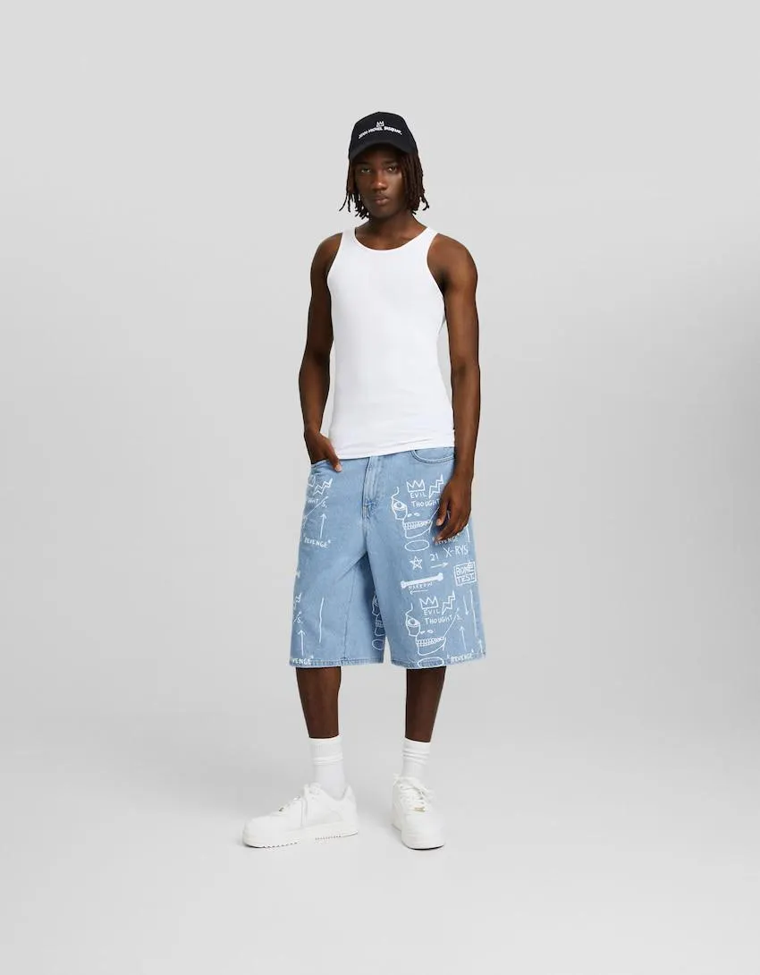 Jean-Michel Basquiat baskılı denim bermuda şort