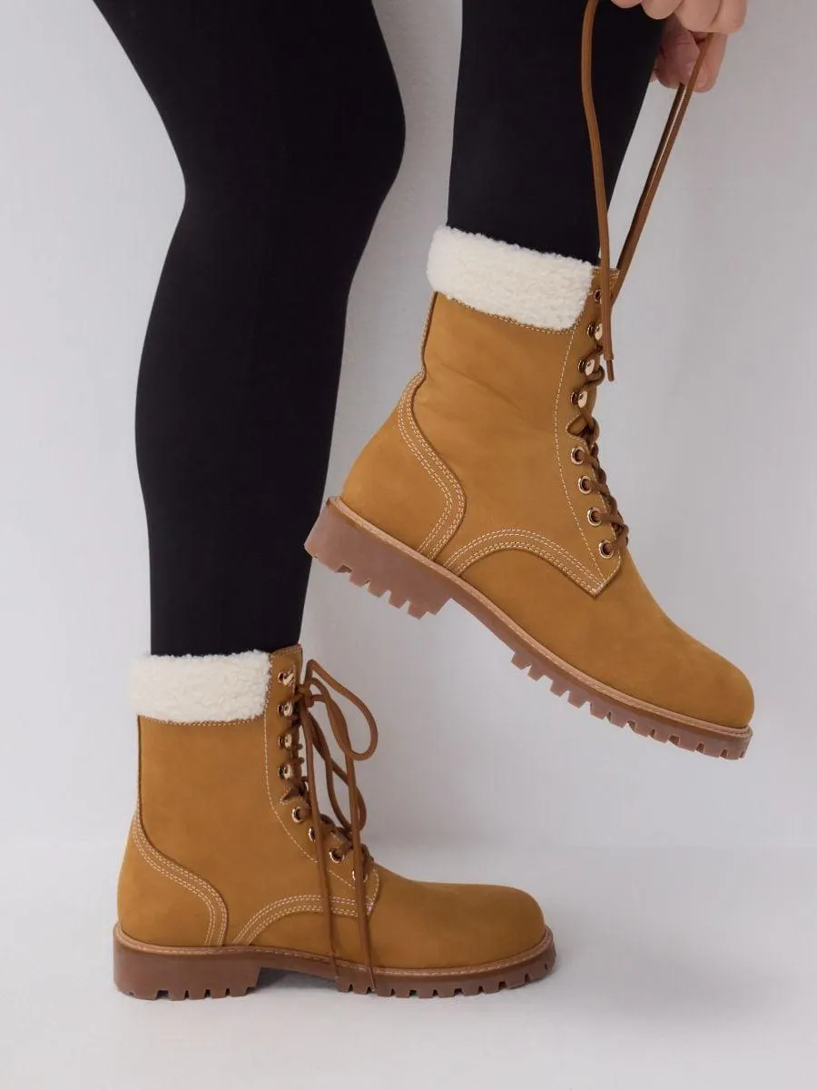 Semišové kotníkové boty s beránkem