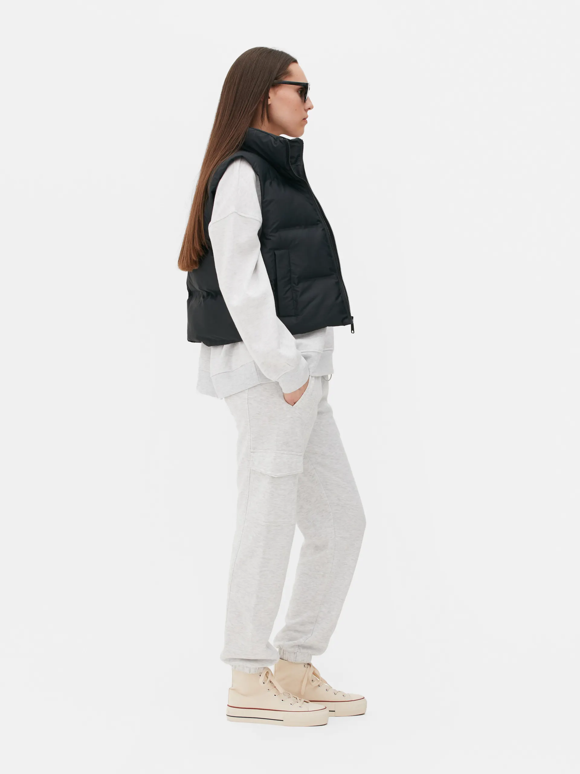 Prošívaná vesta s vysokým límcem