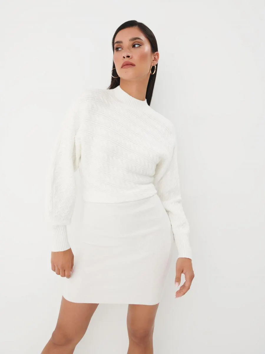 Svetrové mini šaty