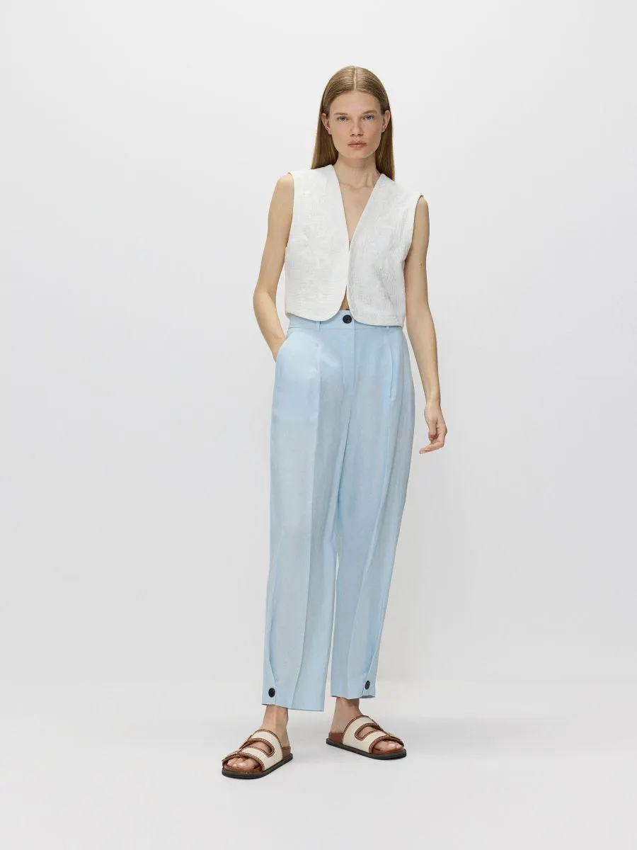 Kalhoty s vysokým podílem lyocellu a příměsí lnu