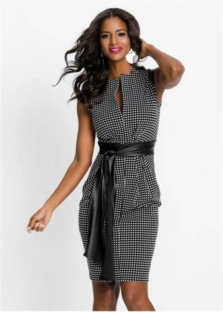 Klänning med skärp