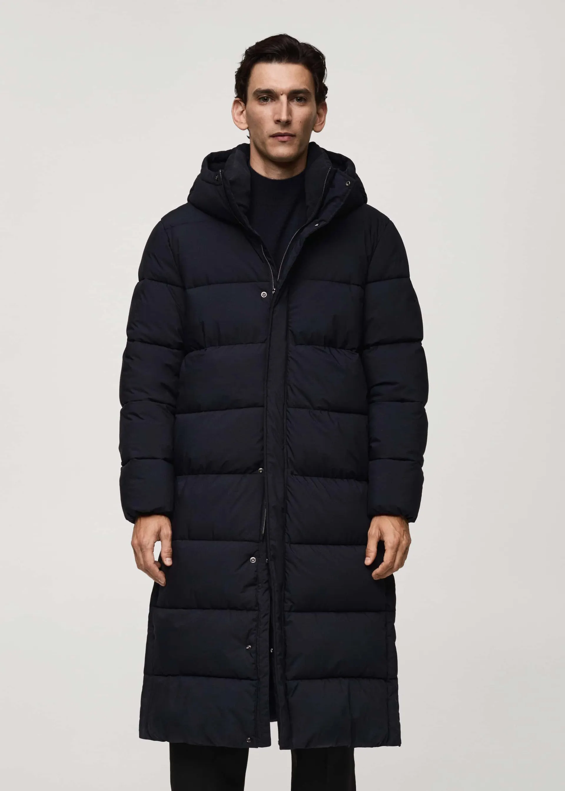 Dlouhý kabát se schopností termoregulace