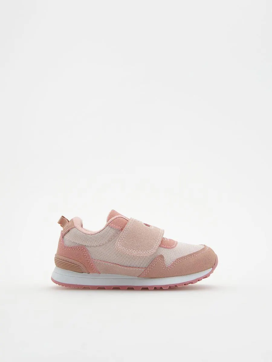 Tenisky se zapínáním na suchý zip