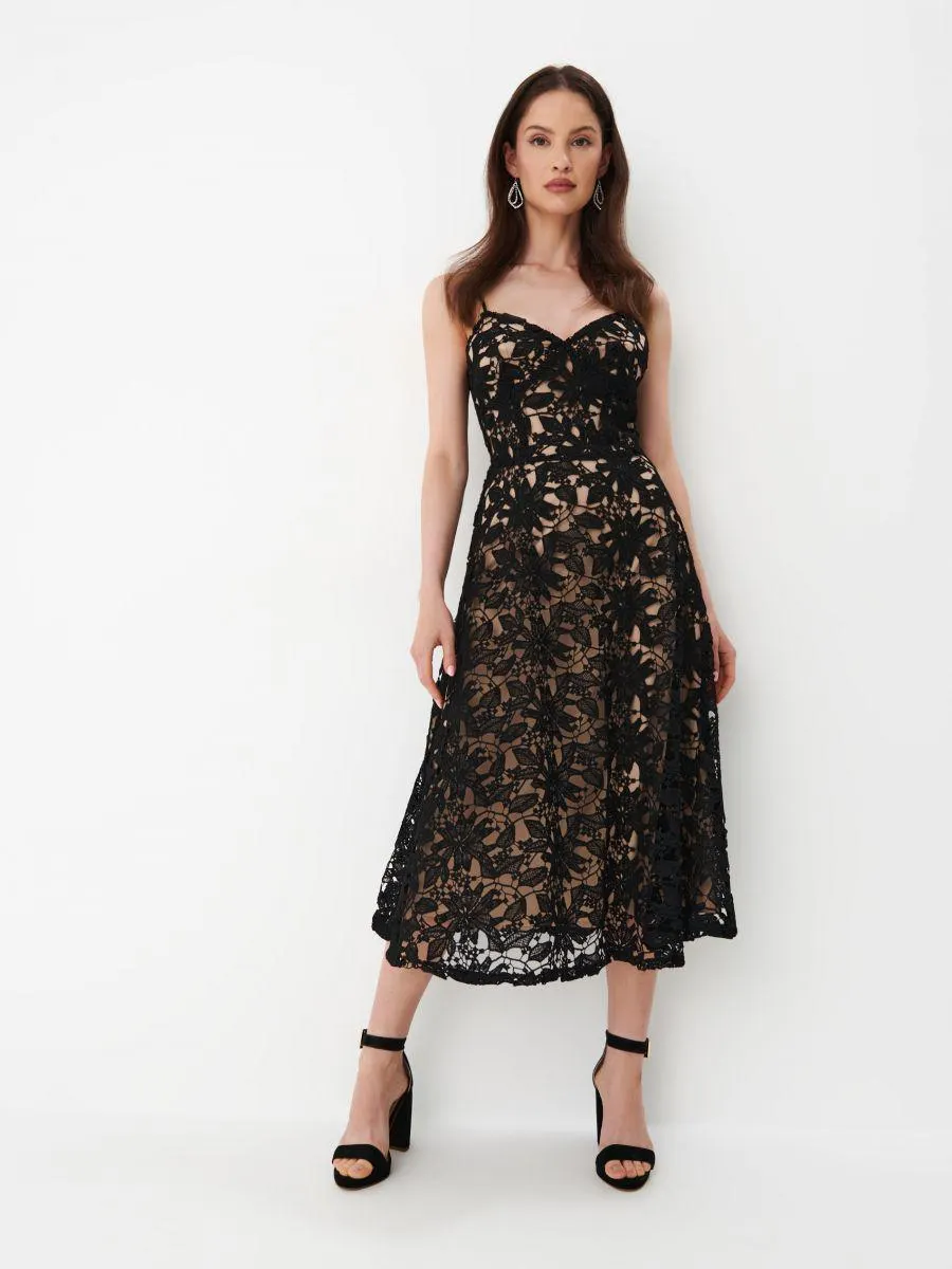 Krajkové midi šaty