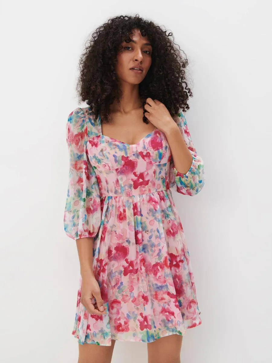 Mini šaty z výstřihem ve tvaru srdce