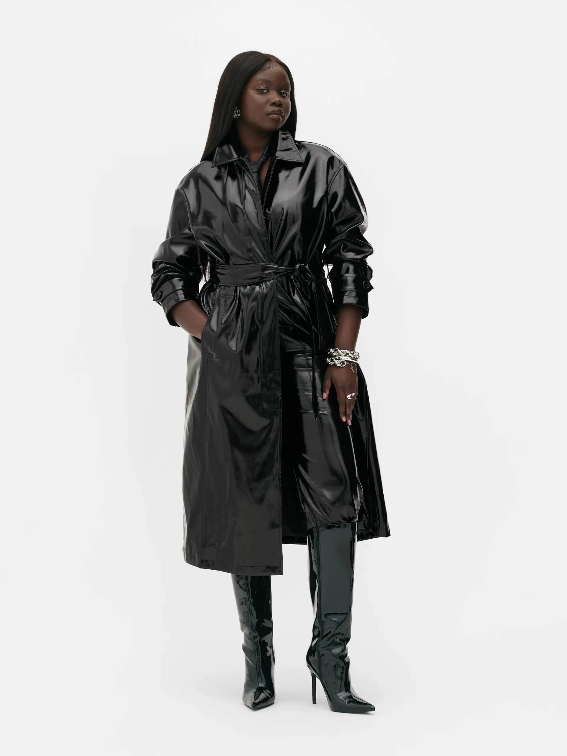 Trench in pelle sintetica di vernice Rita Ora
